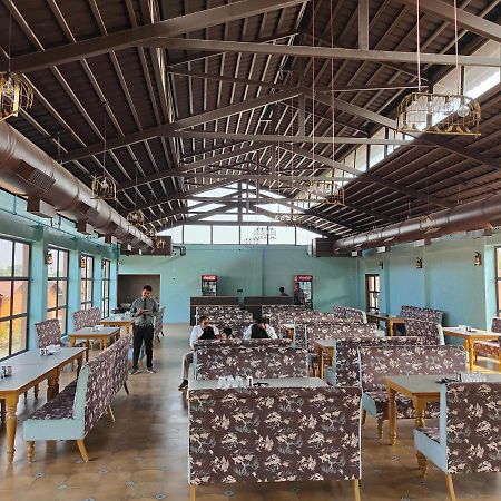 Nirvana Resort And Restaurant Garudeshwar Ngoại thất bức ảnh