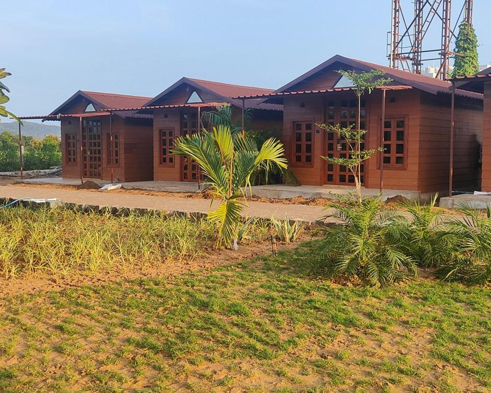 Nirvana Resort And Restaurant Garudeshwar Ngoại thất bức ảnh