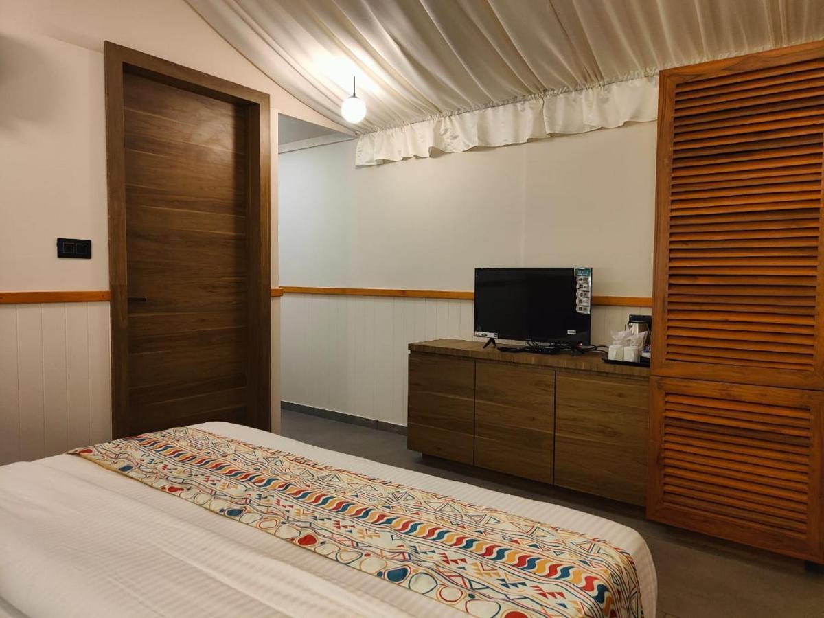 Nirvana Resort And Restaurant Garudeshwar Ngoại thất bức ảnh
