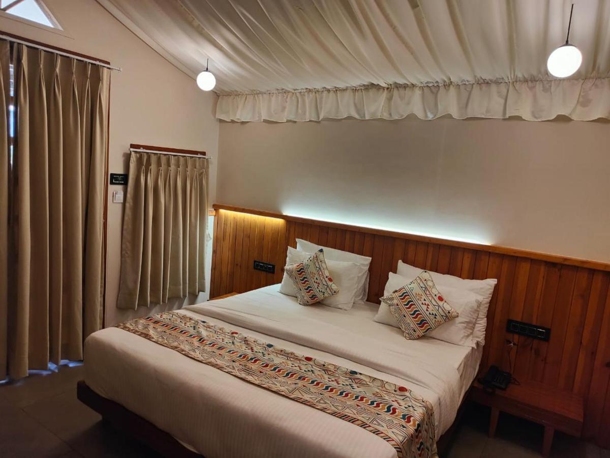 Nirvana Resort And Restaurant Garudeshwar Ngoại thất bức ảnh