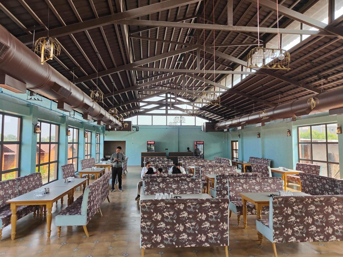 Nirvana Resort And Restaurant Garudeshwar Ngoại thất bức ảnh